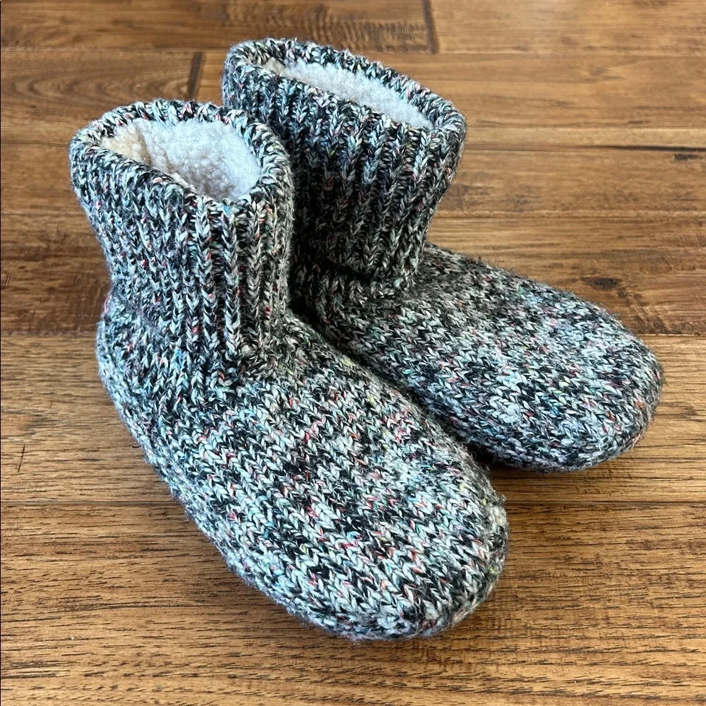 Bombas Gripper Slippers Booties Cozy Knit Multicolor Youth Shoe Size 1 - 5 - Picture 3 of 9